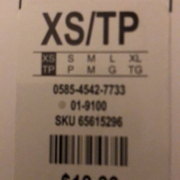 Black and white crochet crop tank top - Picture 5 of 5